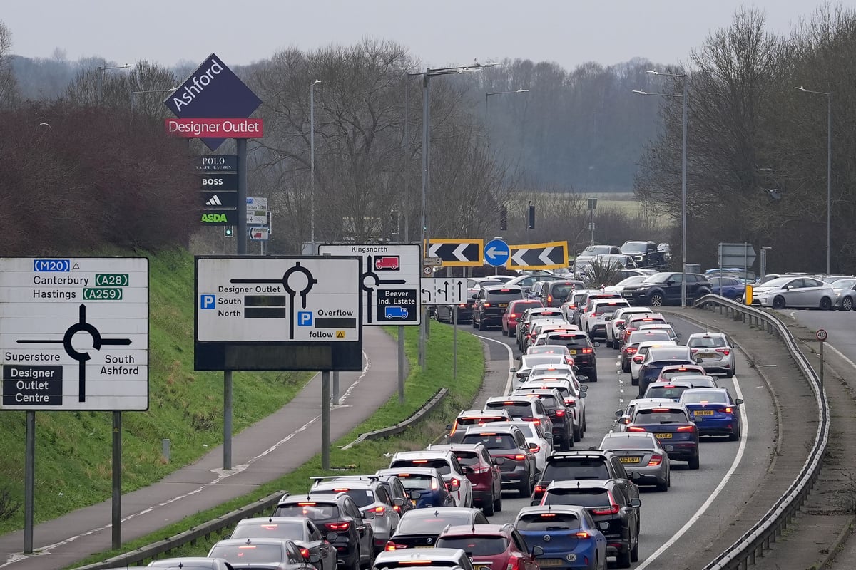 Positive start for Boxing Day shopping as footfall up at retail parks