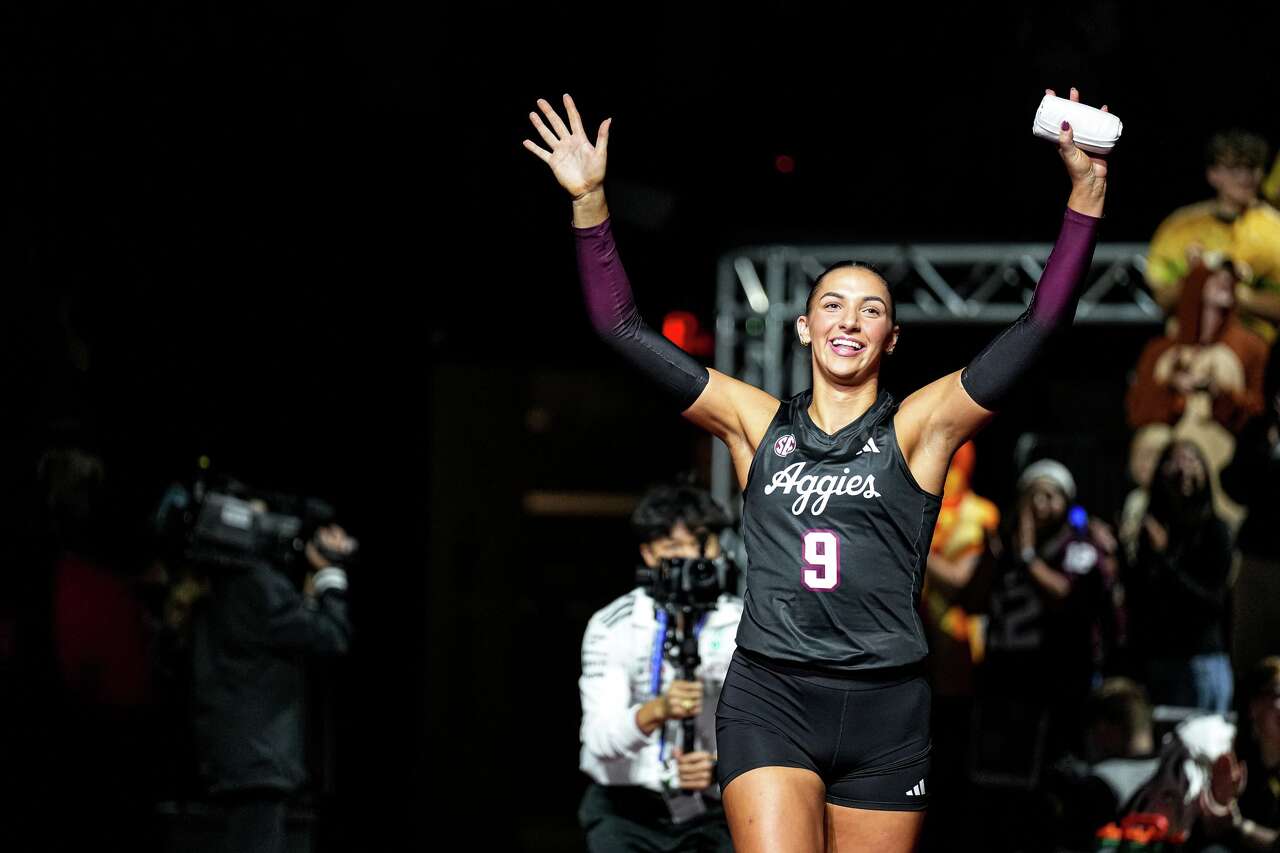 Texas A&M volleyball star Logan Lednicky signs with Houston's LOVB ...