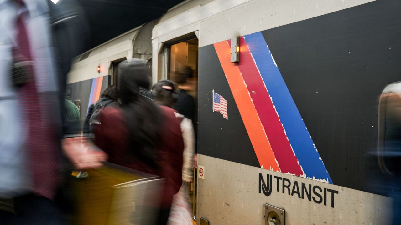 nj-transit-delays-of-up-to-20-minutes-in-and-out-of-penn-station