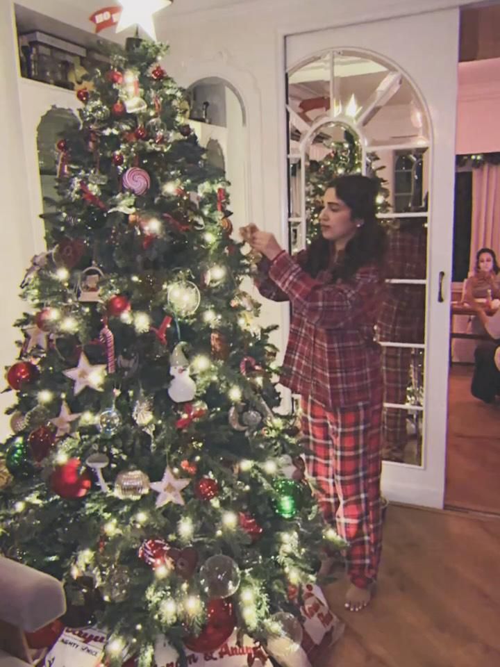 13 Artis India Tidak Kristen Rayakan Natal 2025 dengan Toleransi 13 Artis India Tidak Kristen Rayakan Natal 2025 dengan Toleransi