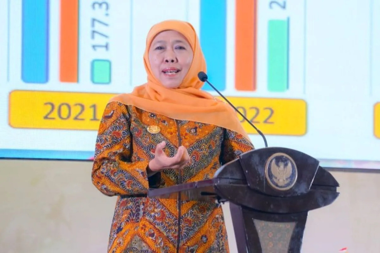 Rayakan Tahun Baru 2026, Khofifah Minta Daerah di Jatim Hentikan Kembang Api
