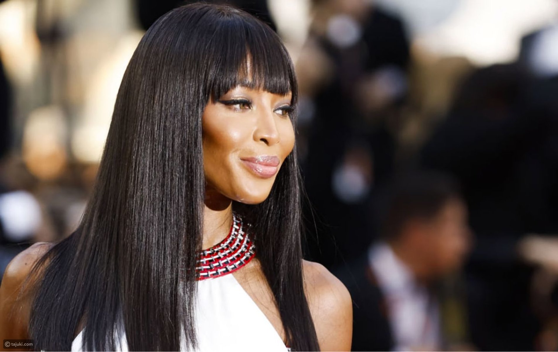 البرونزي الكافيه بطريقة نعومي كامبل - Naomi Campbell