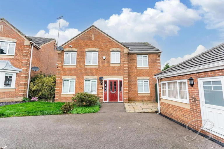 Look: Detached Mansfield family home could be yours for £480,000