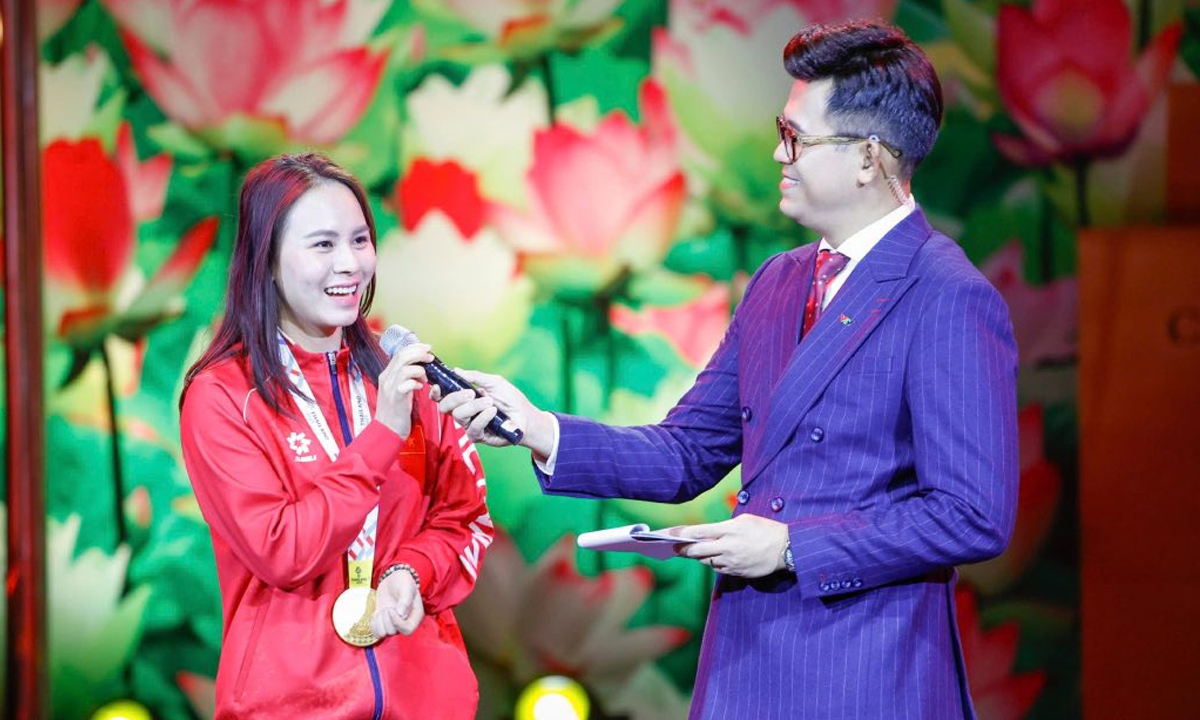 Nữ xạ thủ có trái tim nhỏ, nhưng niềm tin và lòng yêu nước không hề nhỏ