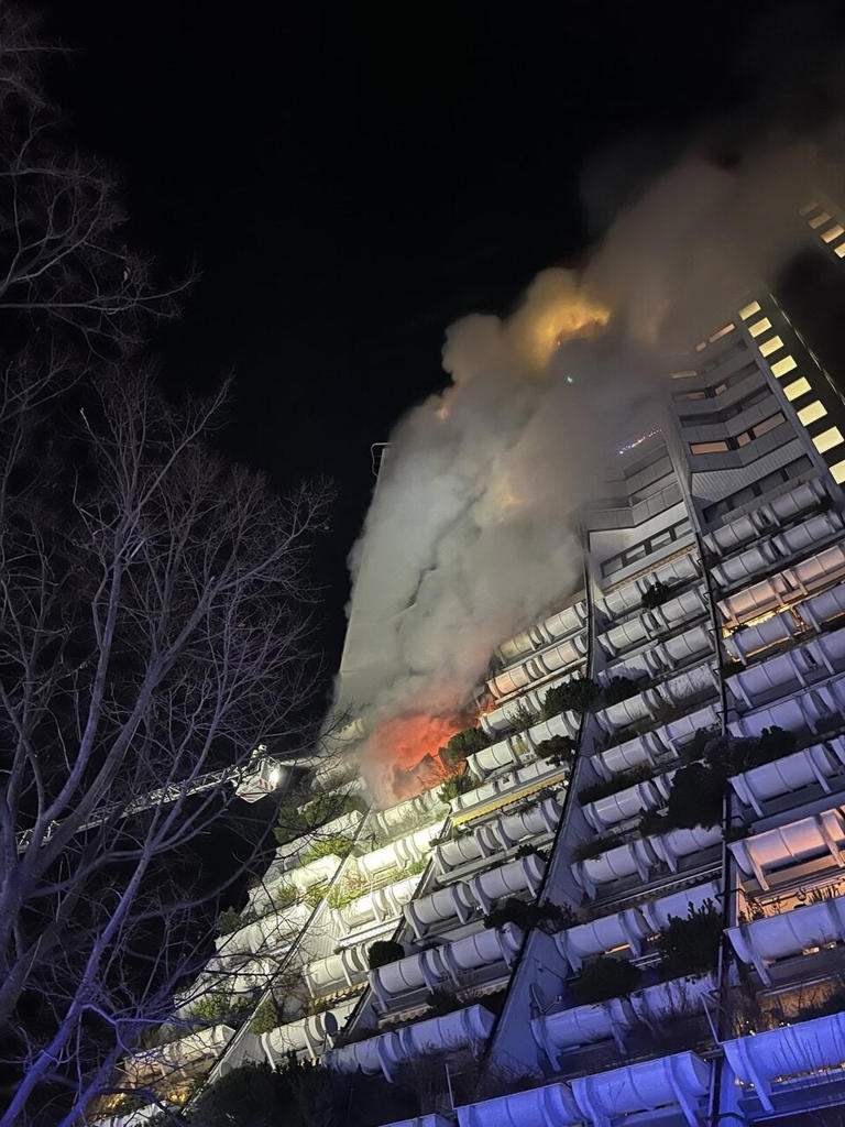 Balkone im Wohnpark Alterlaa brannten – eine Person tot