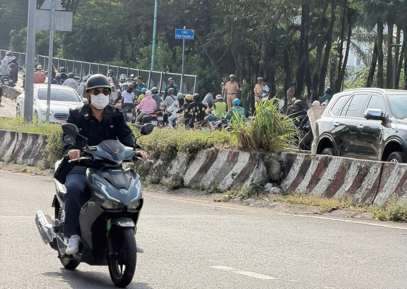 TPHCM: Tai nạn giao thông nghiêm trọng dưới chân cầu, một cụ già tử vong