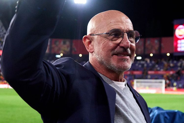 Luis de la Fuente Juara Lagi sebagai Pelatih Terbaik Dunia