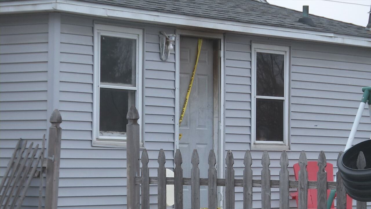 Vinton family loses everything in Christmas Eve house fire