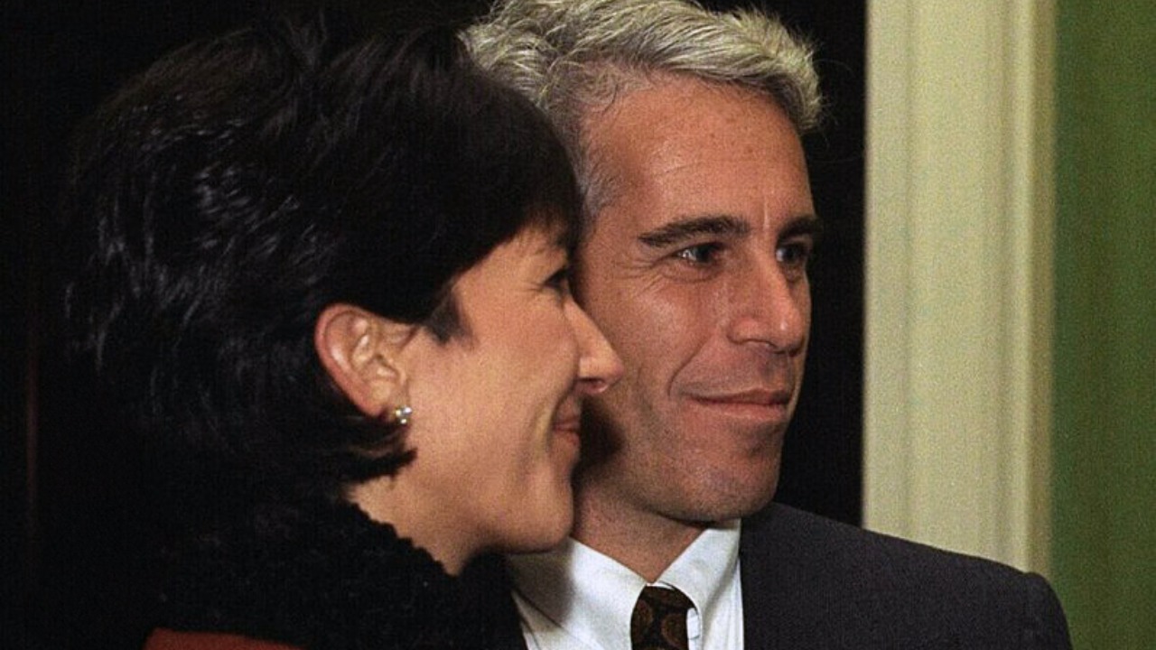 Report: Epstein file redactions can be seen by copy-paste trick<br><br>