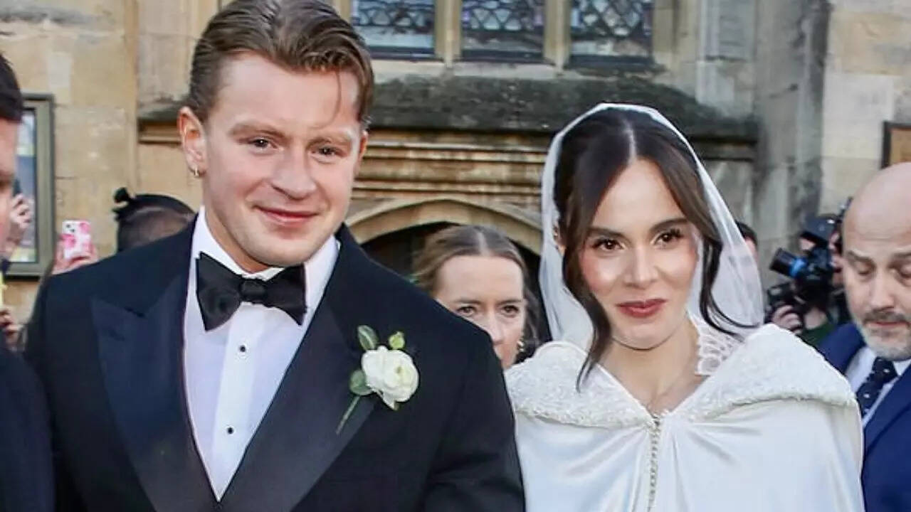 Olympic swimmer Adam Peaty marries Holly Ramsay as proud father Gordon ...