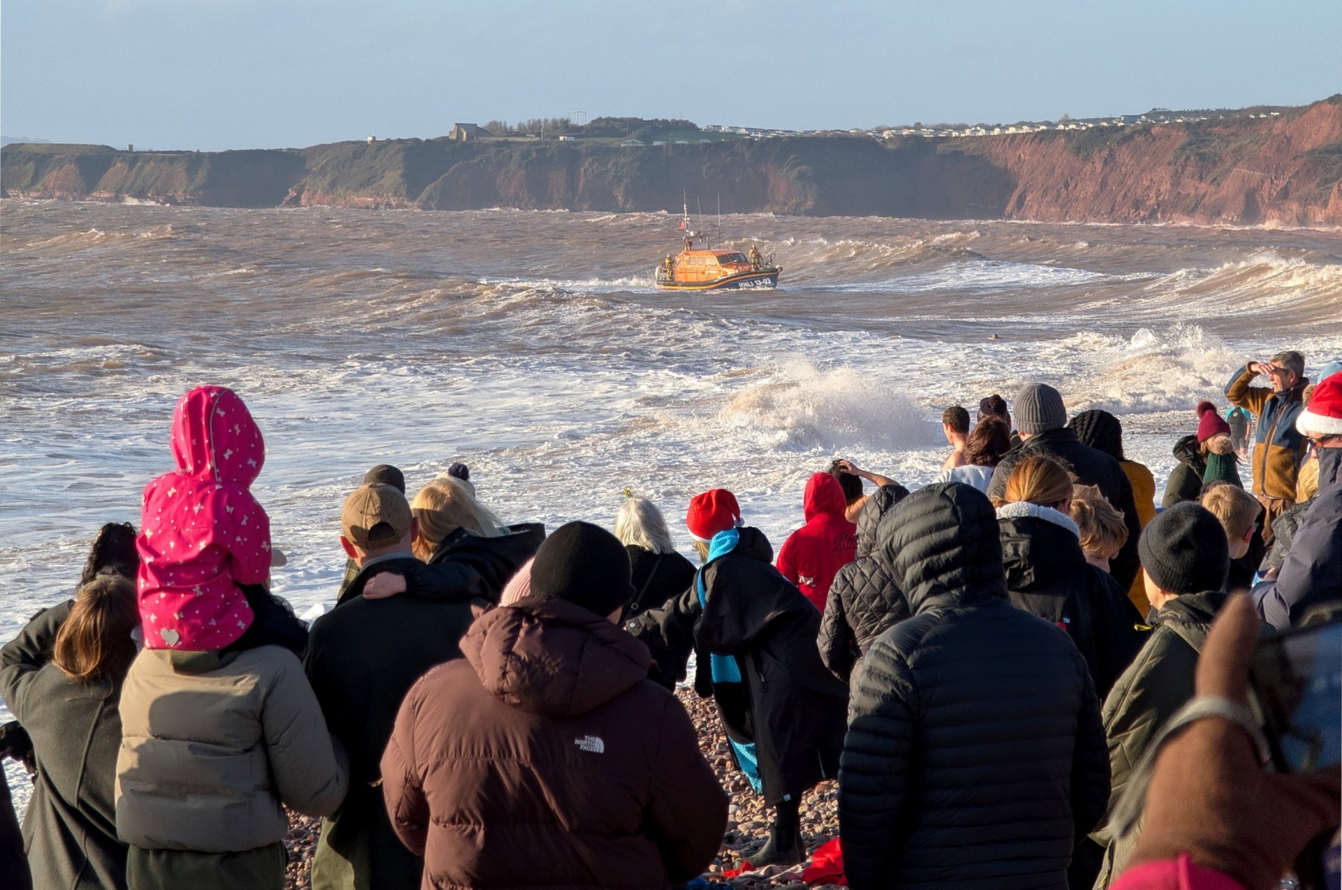 Christmas swimmer tragedy in Devon: Rescue turns fatal<br><br>