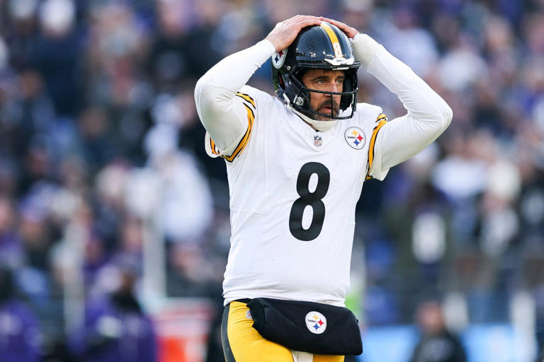 Myles Garrett wants to make poster of Aaron Rodgers while breaking NFL ...