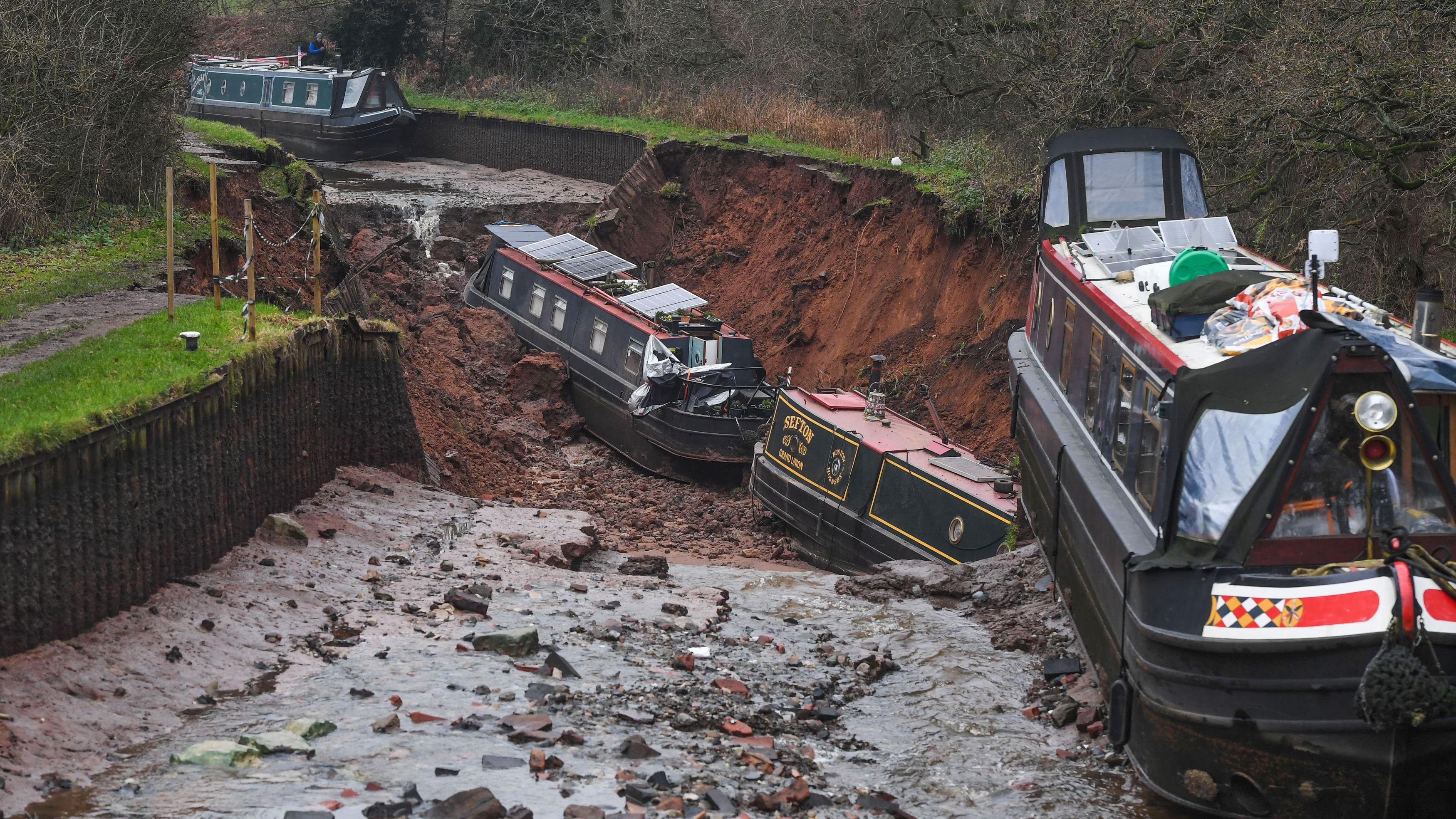 Boaters take stock after Christmas canal collapse<br><br>