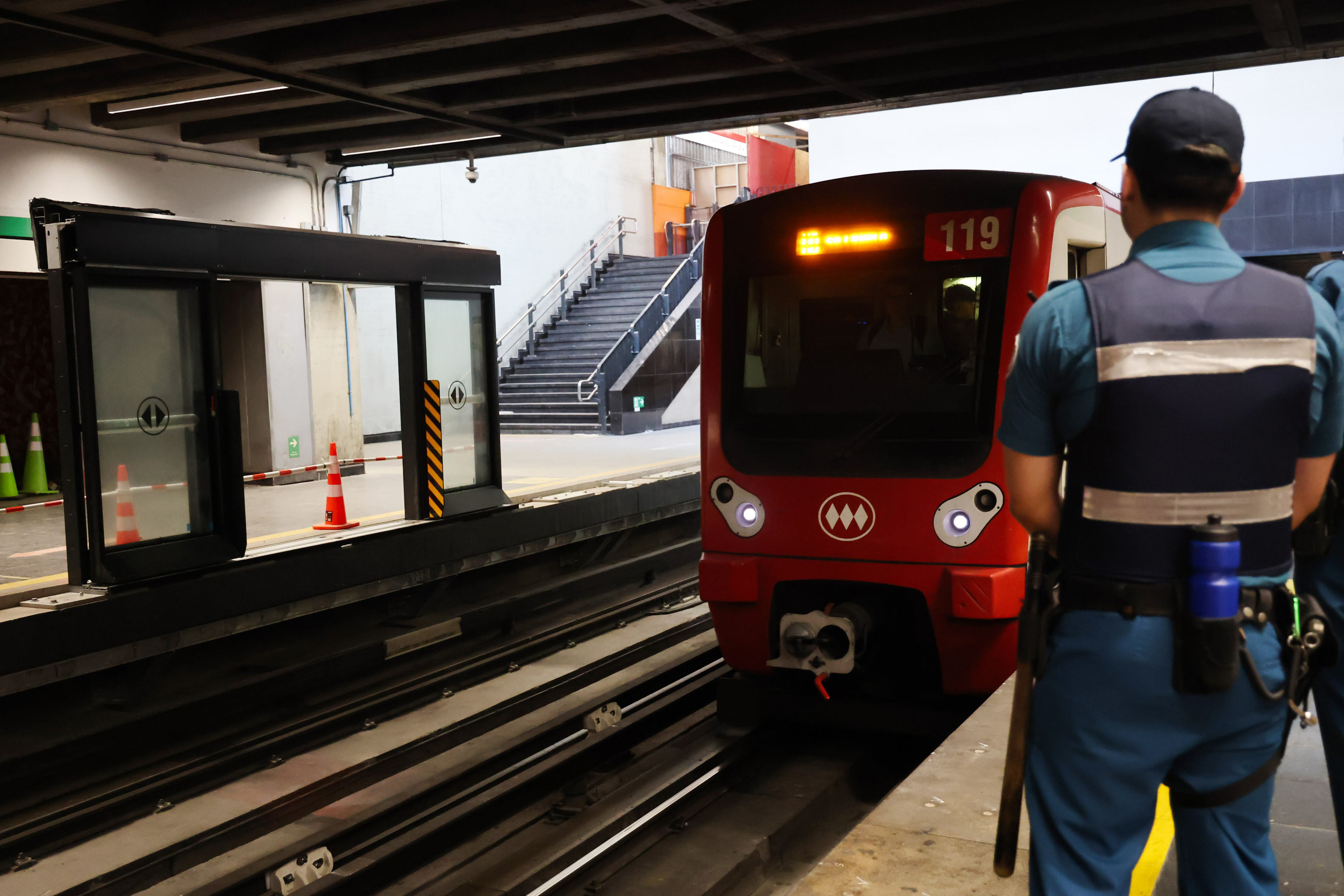 Metro de Santiago normaliza servicio en la Línea 5 tras interrupción