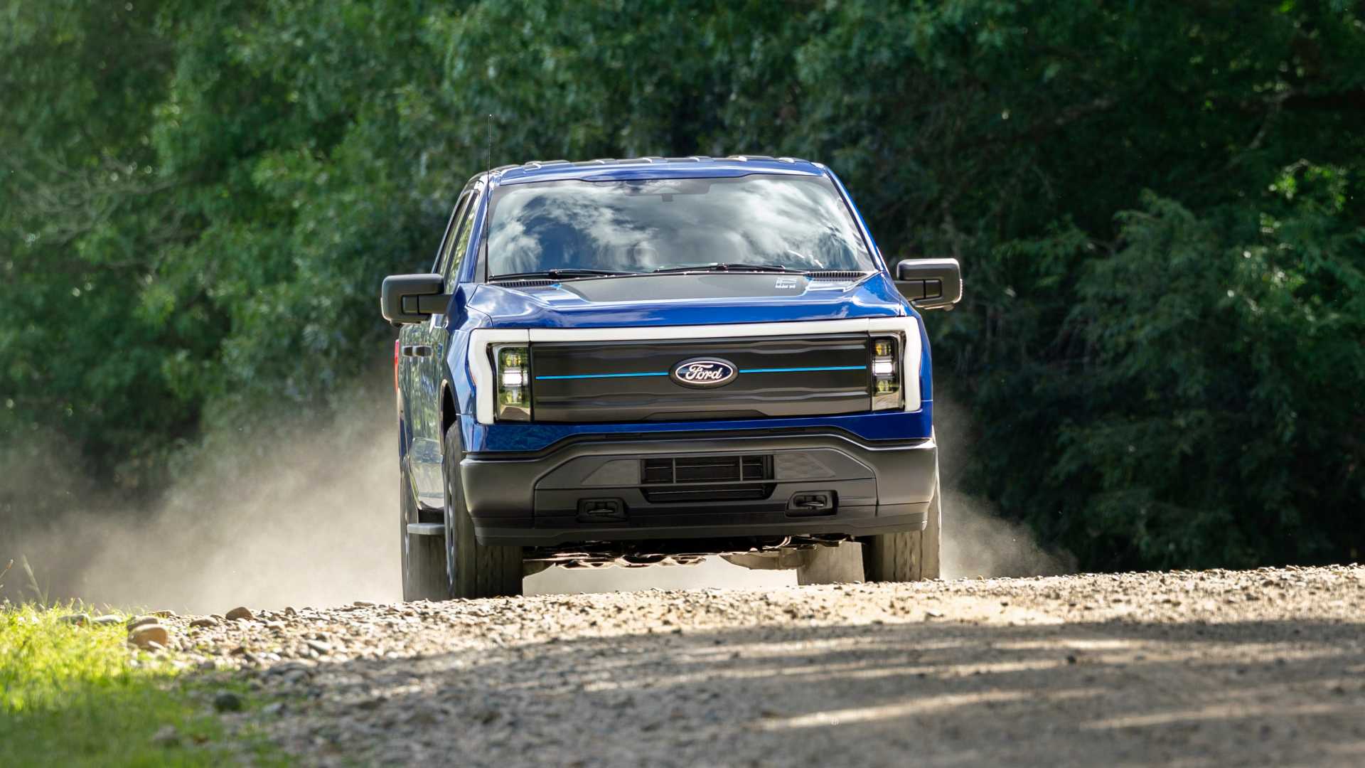 2026-f-150-lightning-stx-05-284