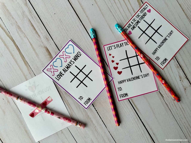 Free tic tac toe Valentine's Day printable cards