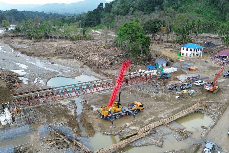 Banggar DPR Dukung Prabowo Bangun Jembatan Bailey Buka Akses Sumatera