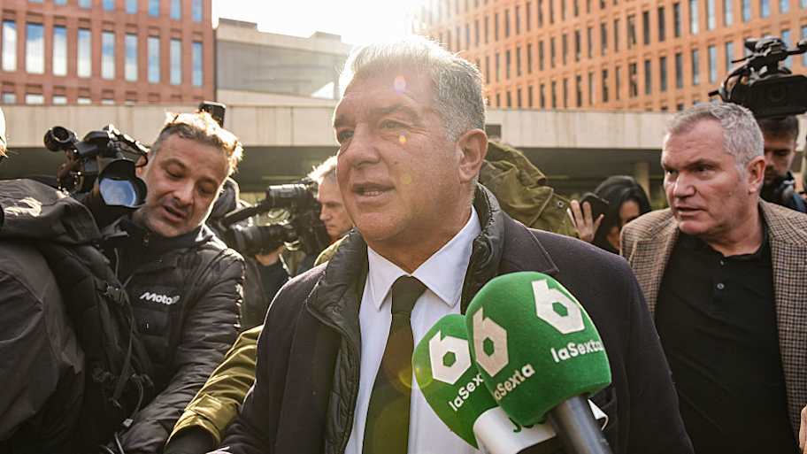 Los funcionarios del Barcelona están peleando el Caso Negreira en los tribunales. | Alberto Paredes/Europa Press/Getty Images