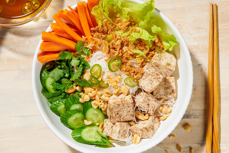 5 rice vermicelli recipes for quick, flavor-packed meals