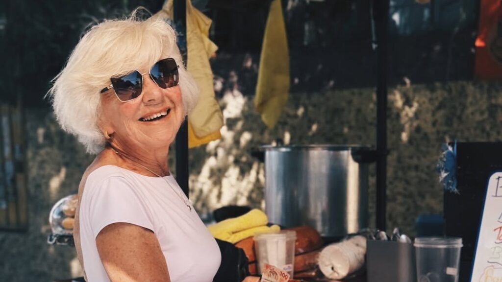 trainwithjoan via Instagram