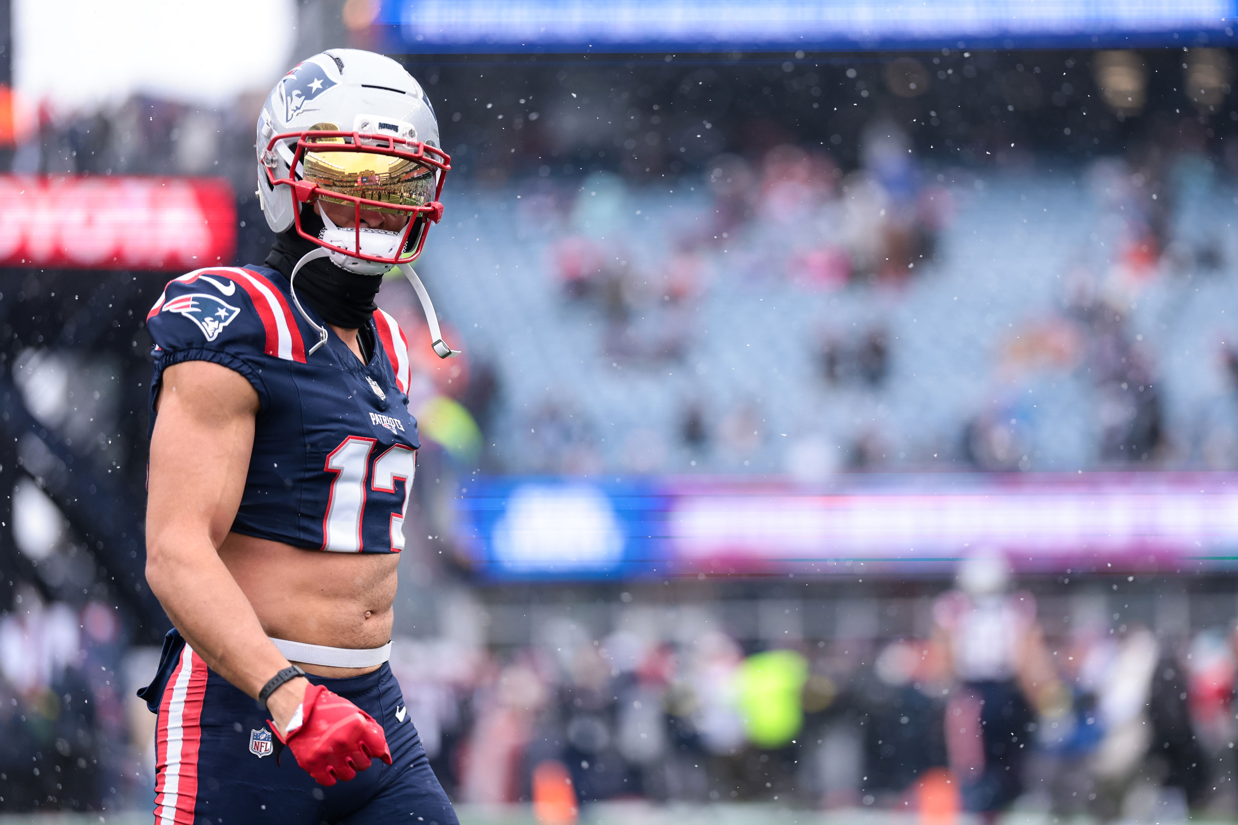 Patriots place Mack Hollins on injured reserve, turn to practice squad ahead of Week 17<br><br>