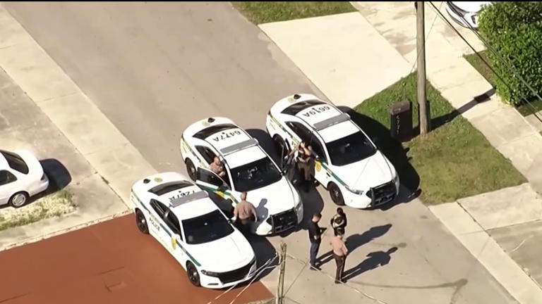 Man charged with attempted murder after shooting girlfriend in SW Miami ...