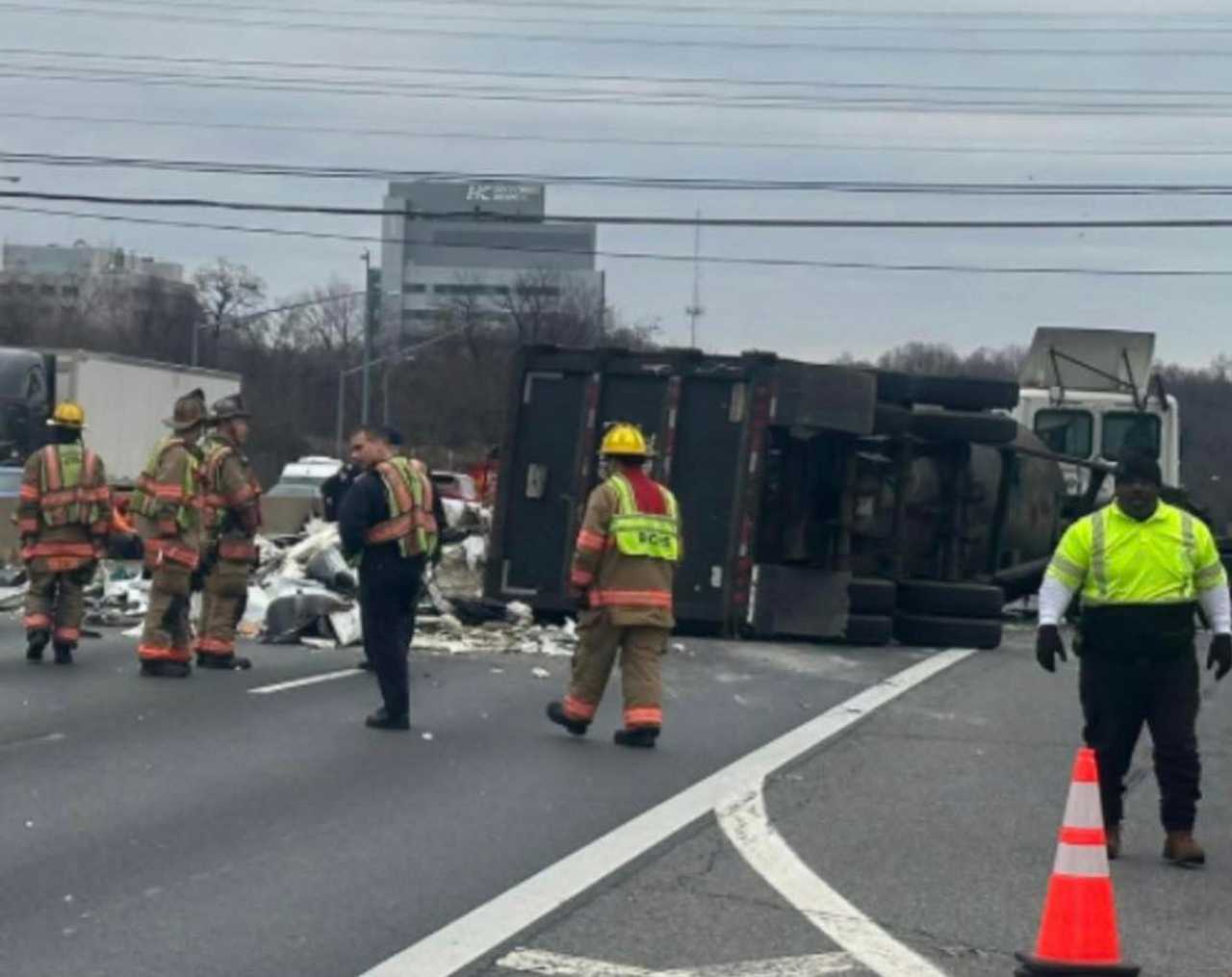 Debris strewn across I-495 in Maryland after rollover crash shuts down ...