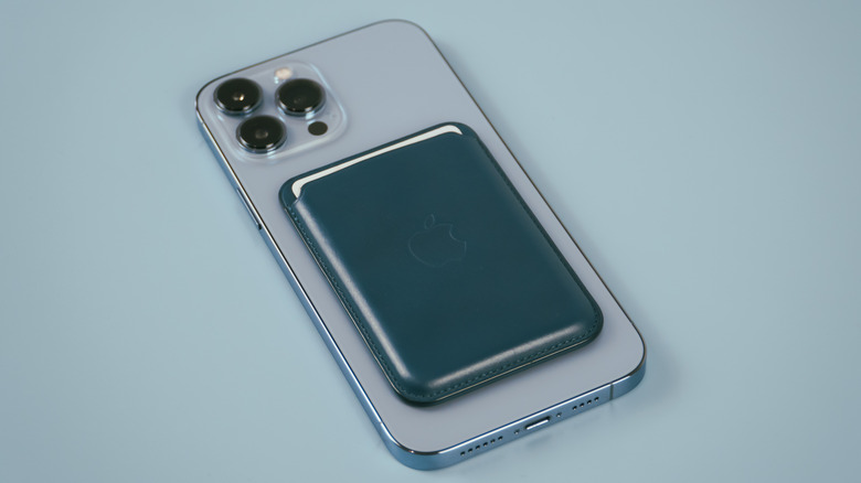 5 of the best MagSafe battery packs for iPhone