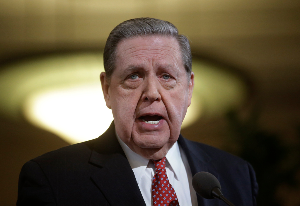 Jeffrey R Holland, next in line to lead Church of Jesus Christ of Latter-day Saints, dies at 85<br><br>