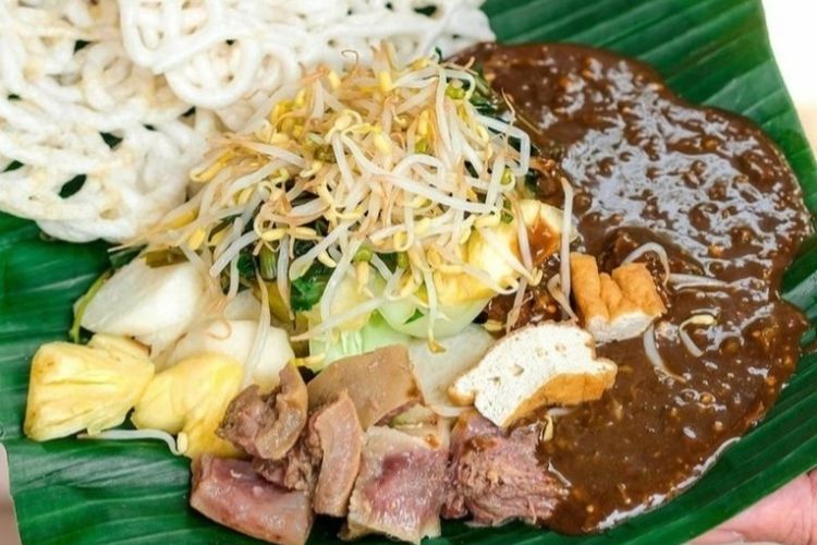 Rujak Cingur Legendaris Surabaya yang Masih Hits, Ini 4 Lokasinya!