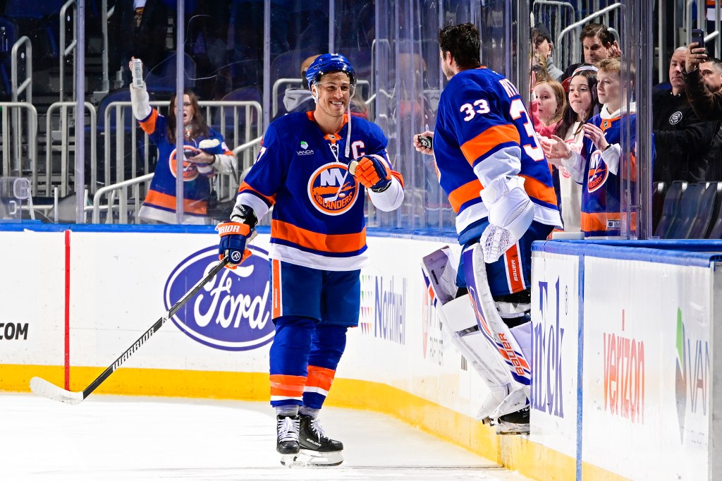 Anders Lee signing with Mammoth in end to Islanders captain’s tenure