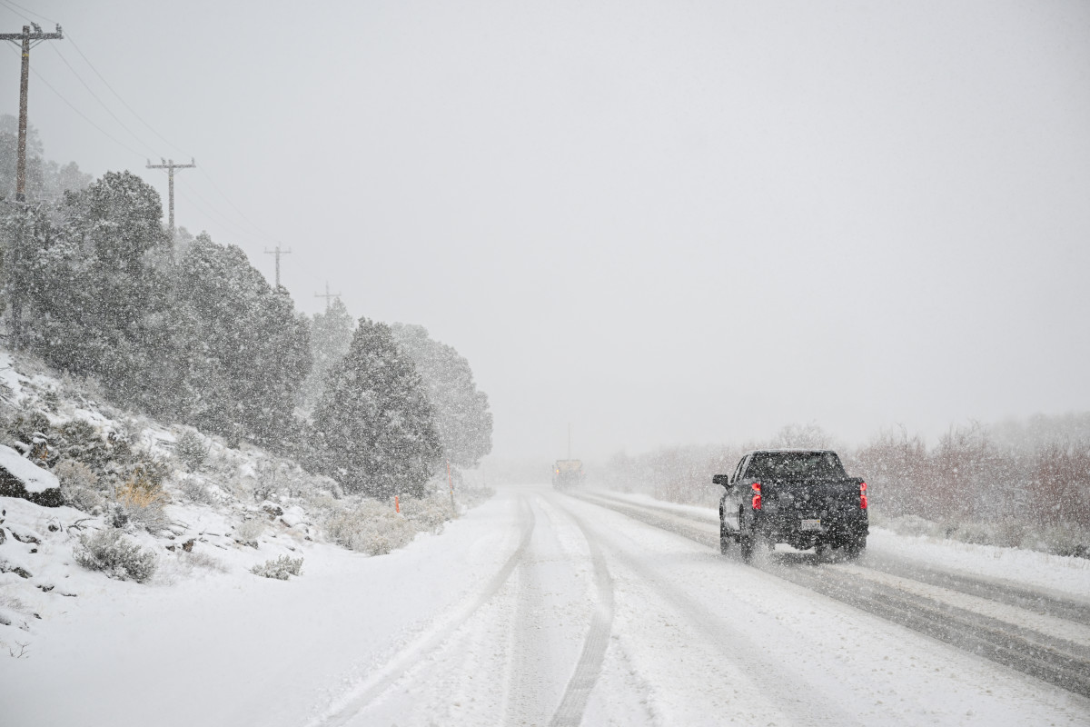 Winter storm warning announced for second storm with 18 inches of snow, 60 mph winds<br>