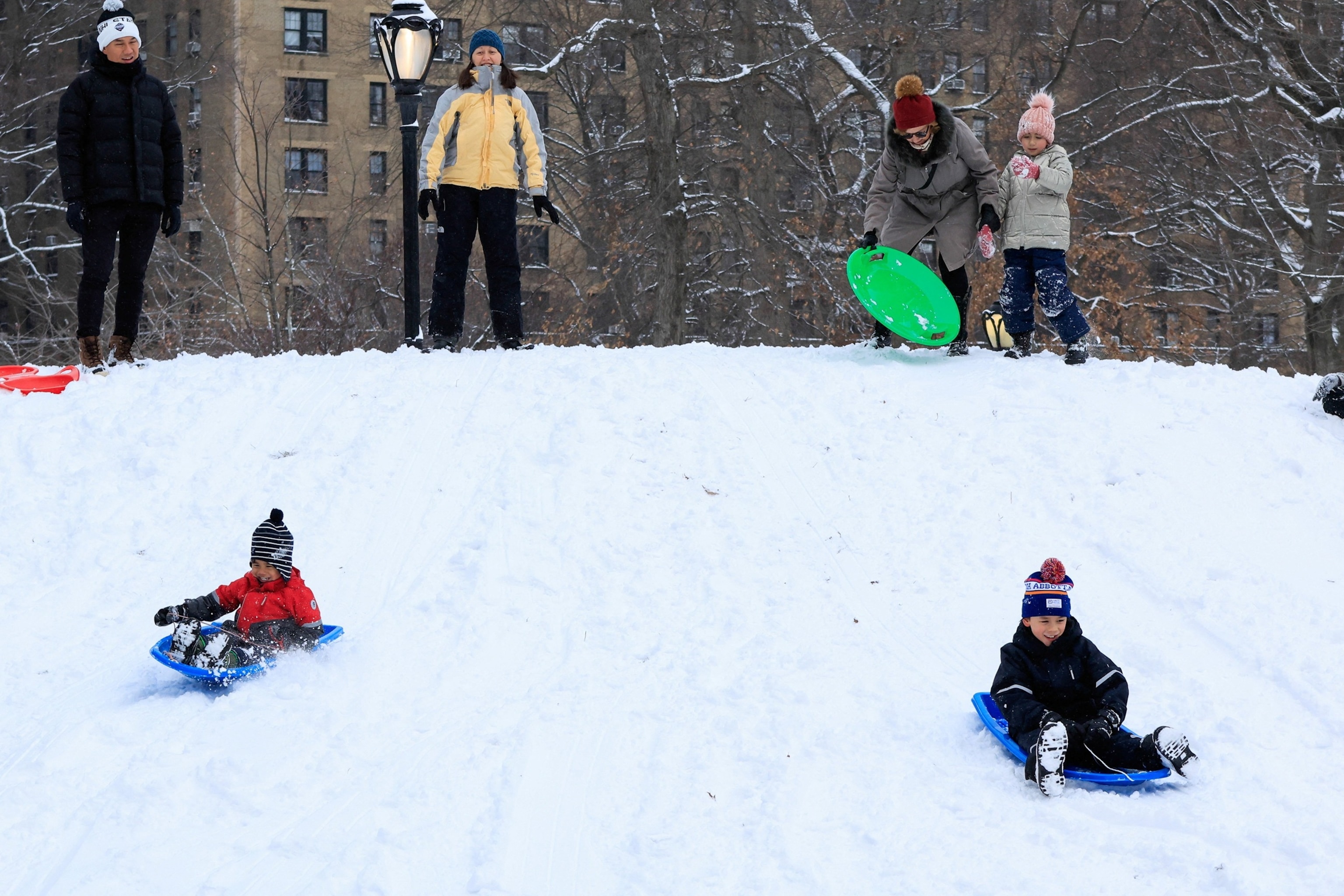 New winter storm heads for Midwest, Northeast with 40 million people on alert<br>