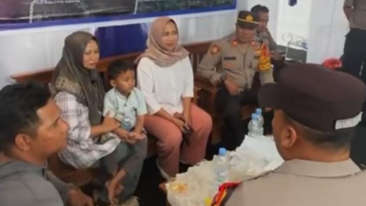 Respons Cepat Polisi Bantu Anak Tersesat Kembali ke Orang Tua di Lembang Park & Zoo