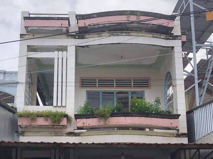 Vì sao nhà không có người ở nhanh xuống cấp?