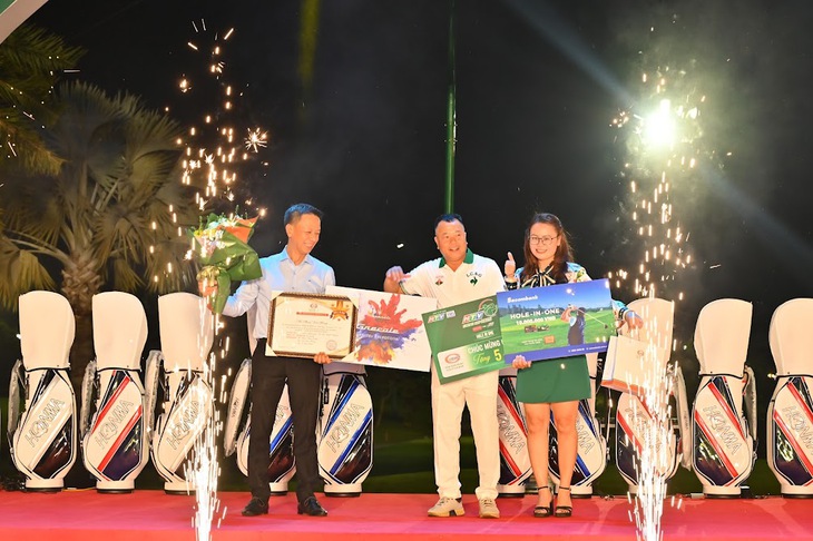 2 cú hole in one bất ngờ xuất hiện tại giải golf phong trào HTV Swing Cup