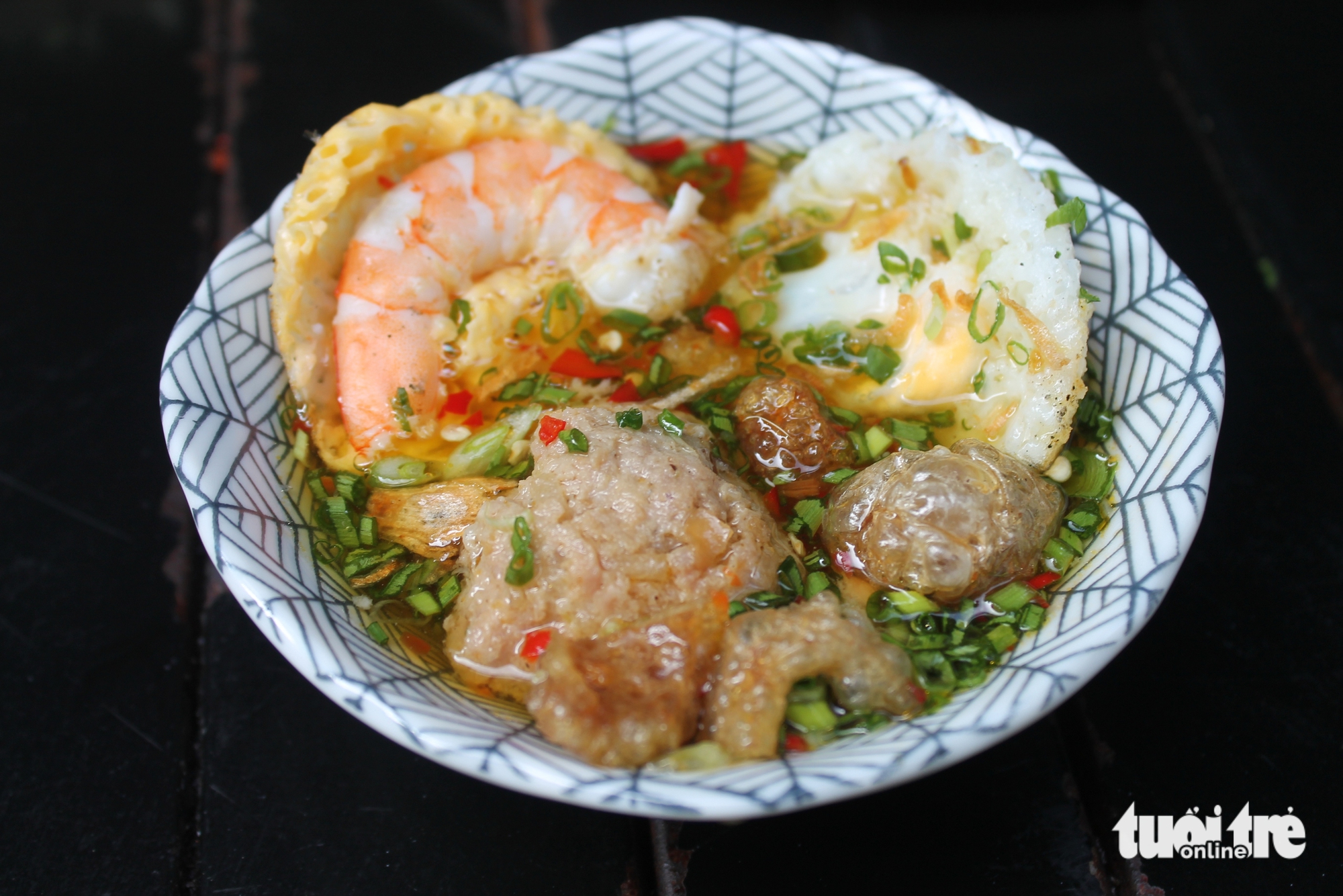 Khách của cô Tư: Còn sống ngày nào là còn ăn bánh căn ngày đó