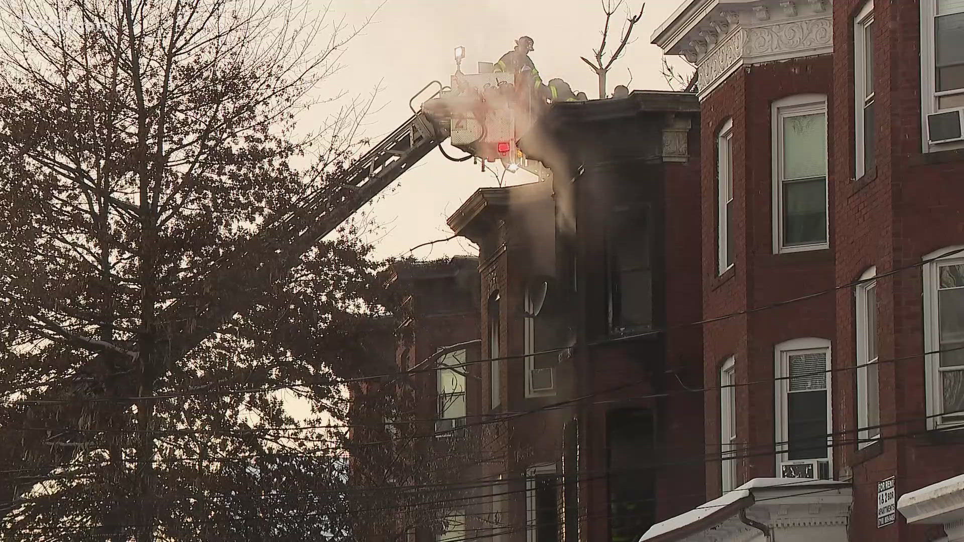 5 families displaced, no injuries reported after 2-alarm blaze in Hartford