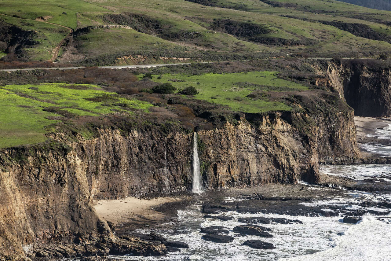 Body recovered near Santa Cruz, authorities probe link to Monterey shark attack<br><br>