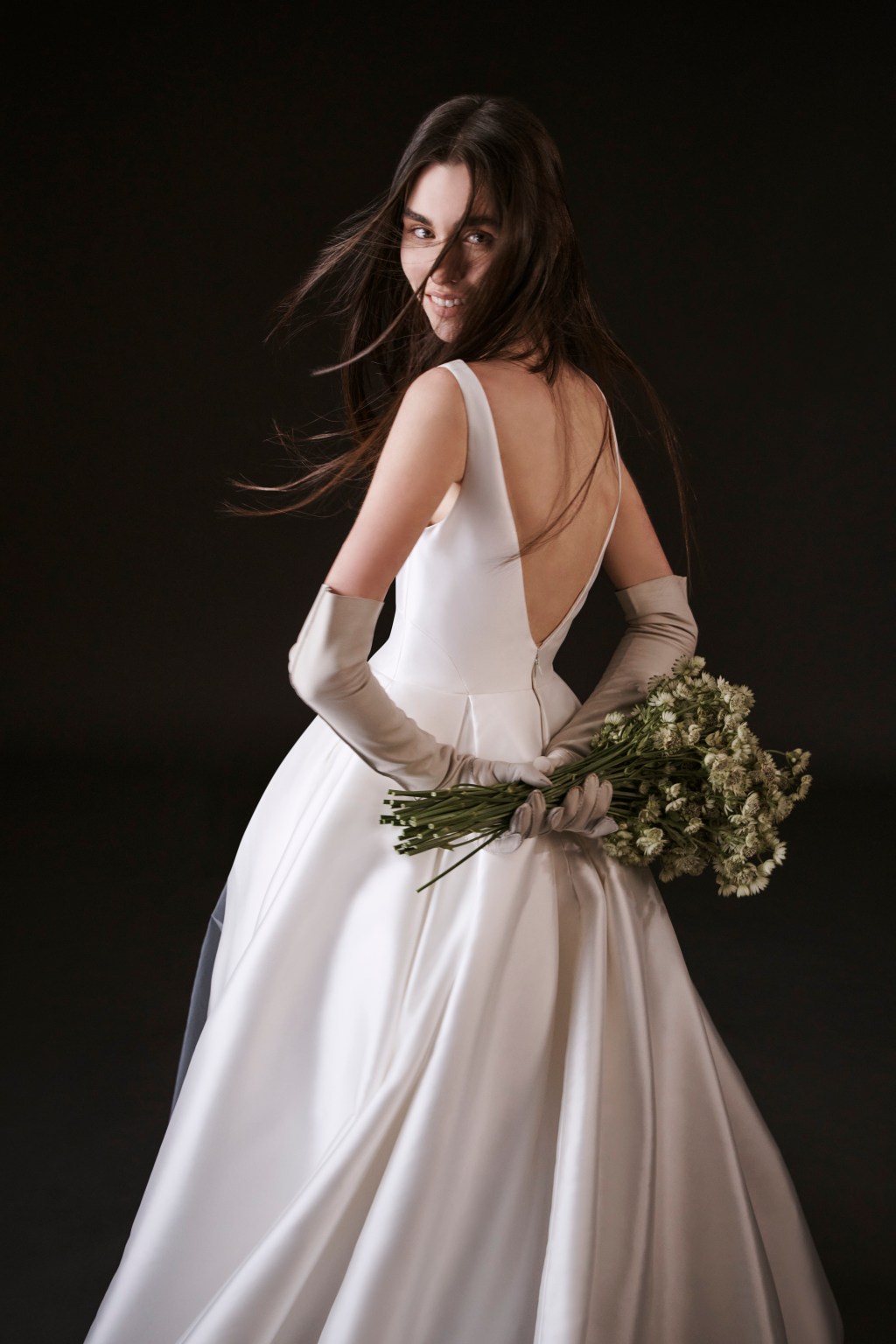 Fewer, bigger deals seen in consumer, retail dealmaking, image size:768x1152