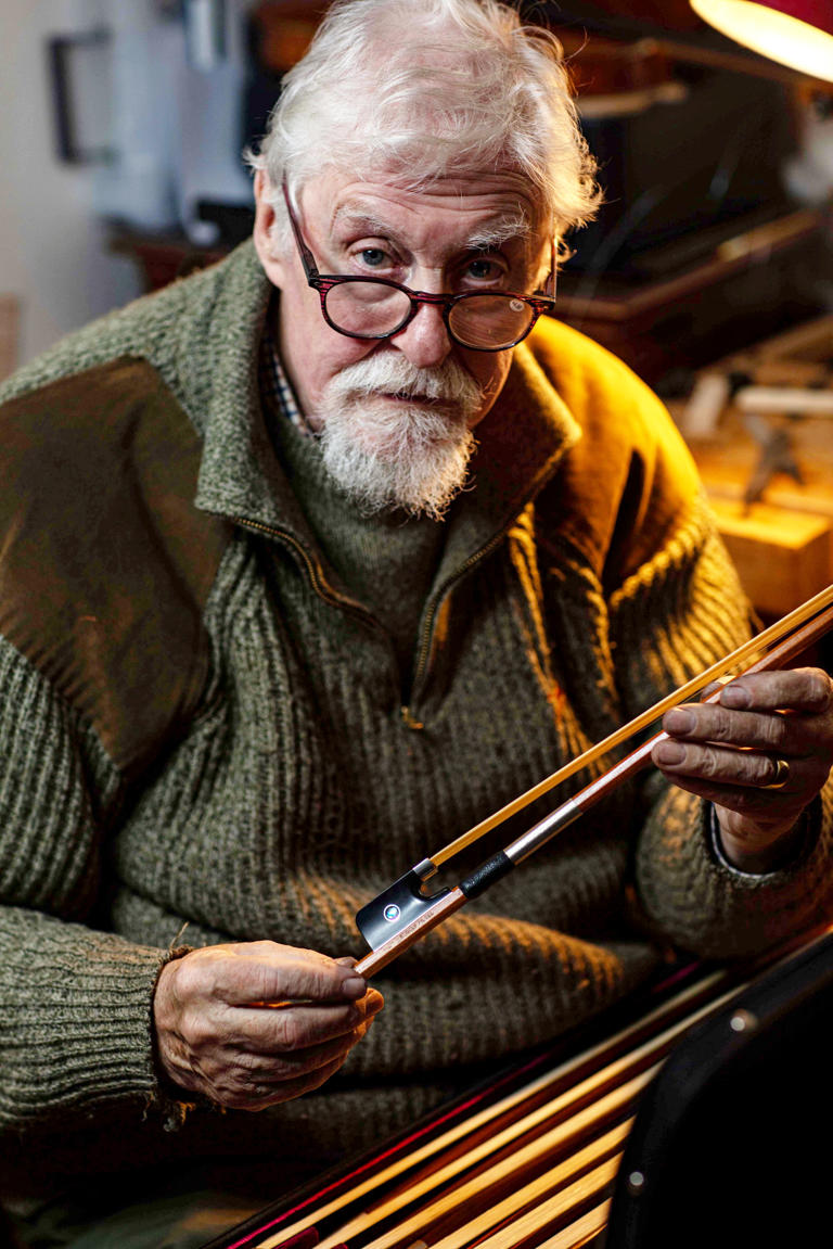 43 inspirational pictures of one of the last violin makers in Britain ...