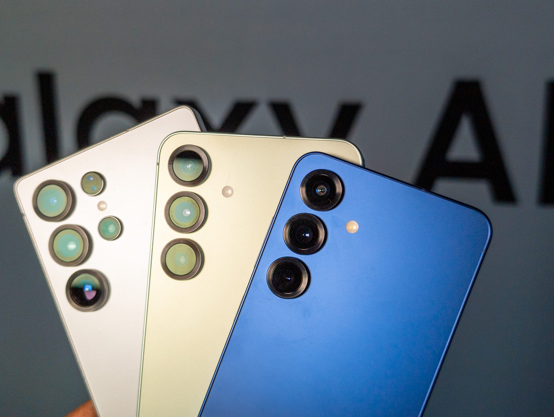 Leaked Galaxy S26 images give you an early look at the subtle design changes<br>