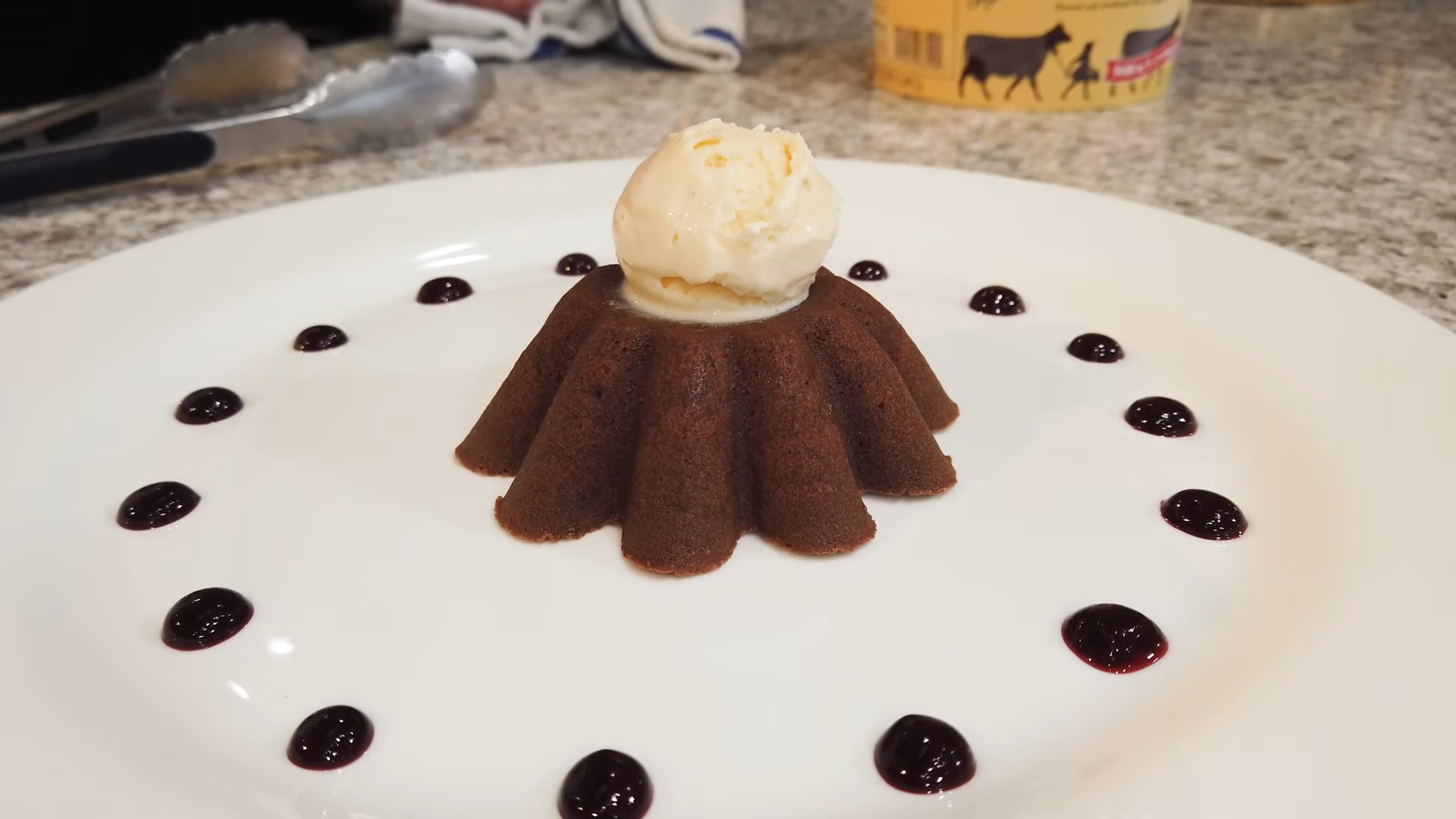 Rich, gooey, and irresistible – holiday lava cake magic
