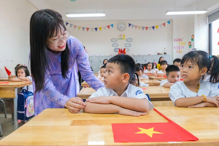 Bộ GD-ĐT siết dạy thêm, yêu cầu báo cáo quan hệ giữa giáo viên và chủ cơ sở