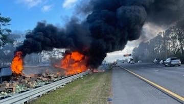 Fiery I-95 crash, produce spill causes major traffic delays in Florida