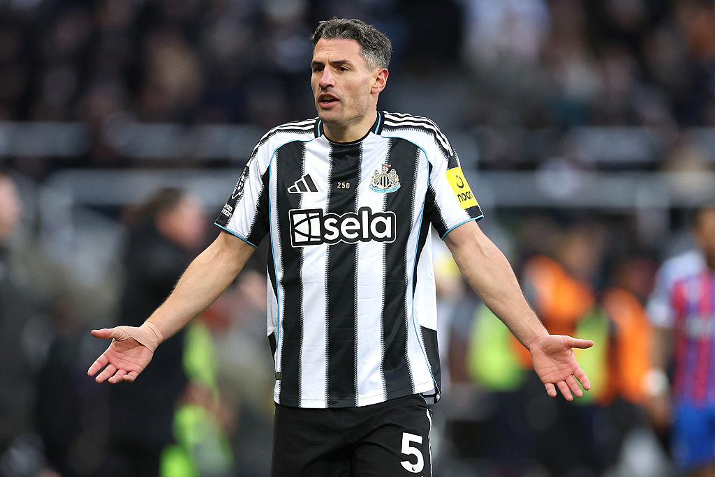 Eddie Howe admits 'outstanding' defender could sign Newcastle United ...