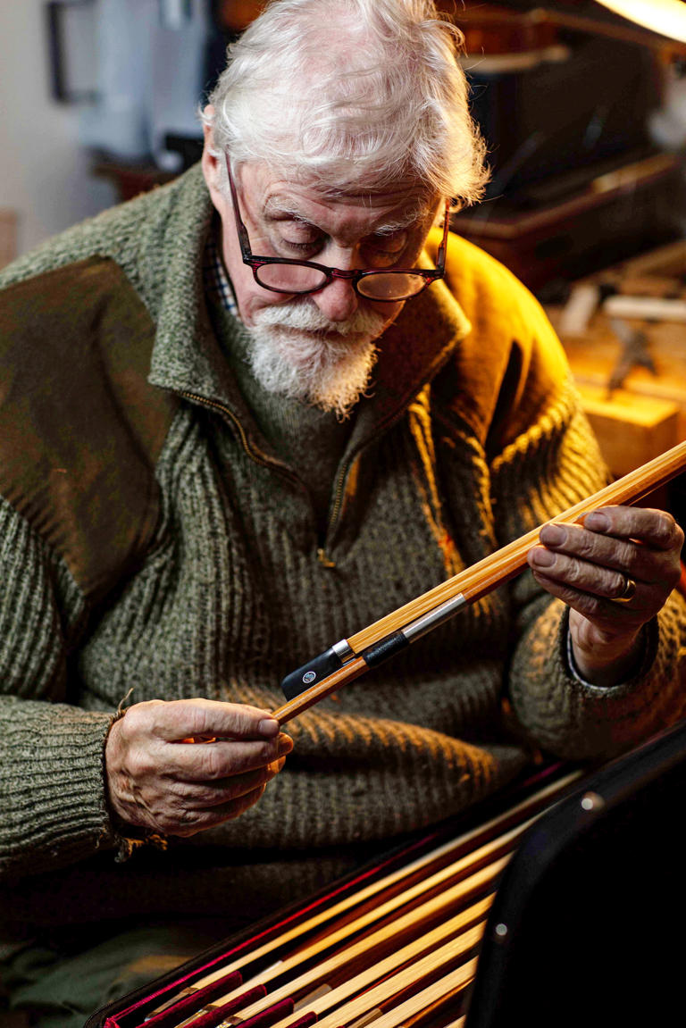 43 inspirational pictures of one of the last violin makers in Britain ...