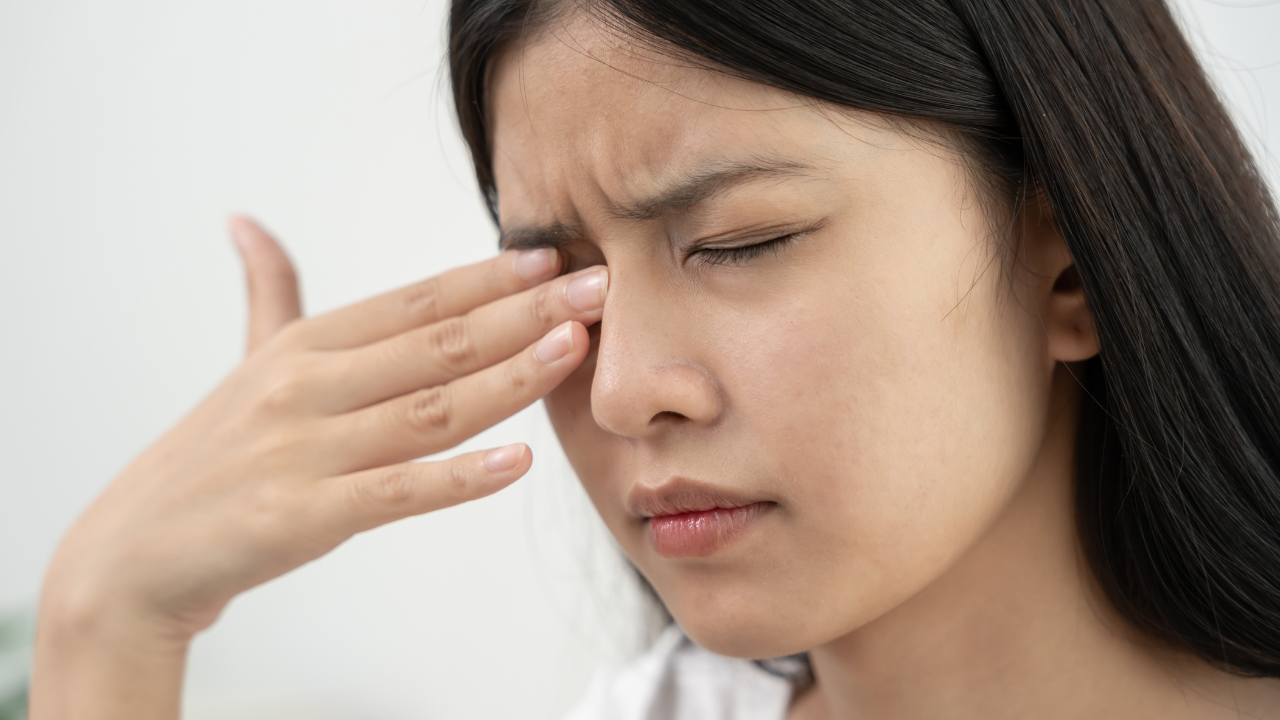 4 simple exercises to refresh tired eyes and improve vision