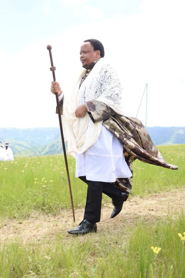 shembe-church-factions-embark-on-annual-sacred-pilgrimage-to-holy-mountains