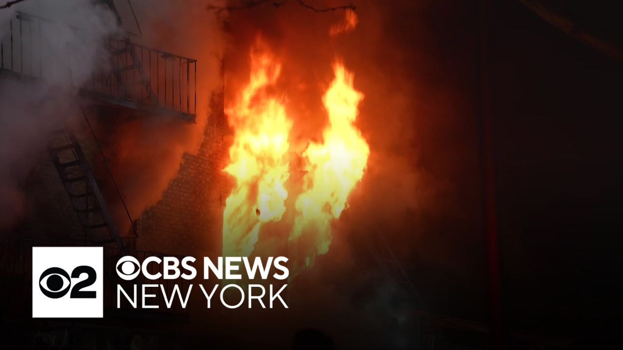 Fire rages at Bronx deli, at least 2 injured, FDNY says